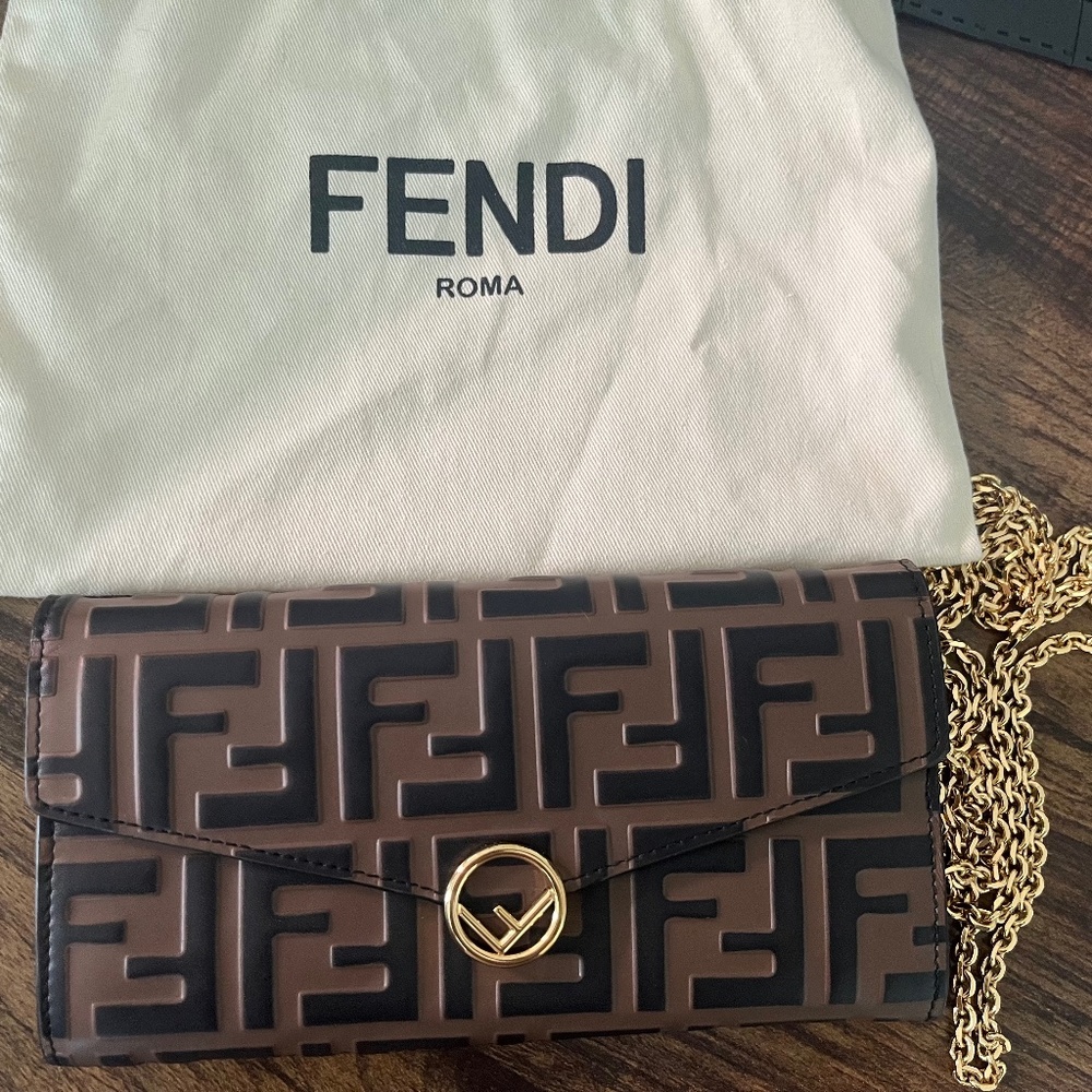 Fendi Continental With Chain